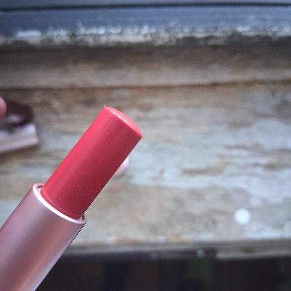 Elegant Lip Balm Trio - Rose, Coral, Nude - Picture 7 of 16